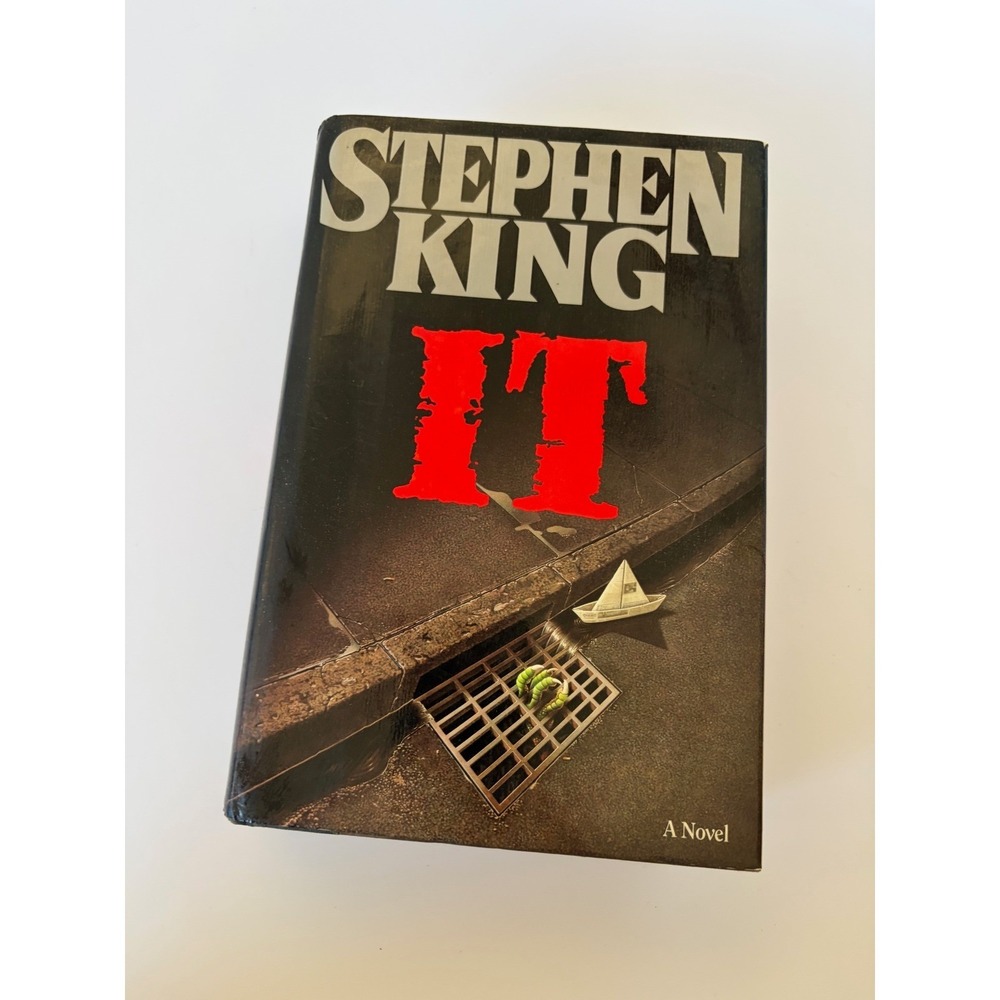 Stephen King IT First Edition First Printing 1986 Viking Hardcover Dust Jacket